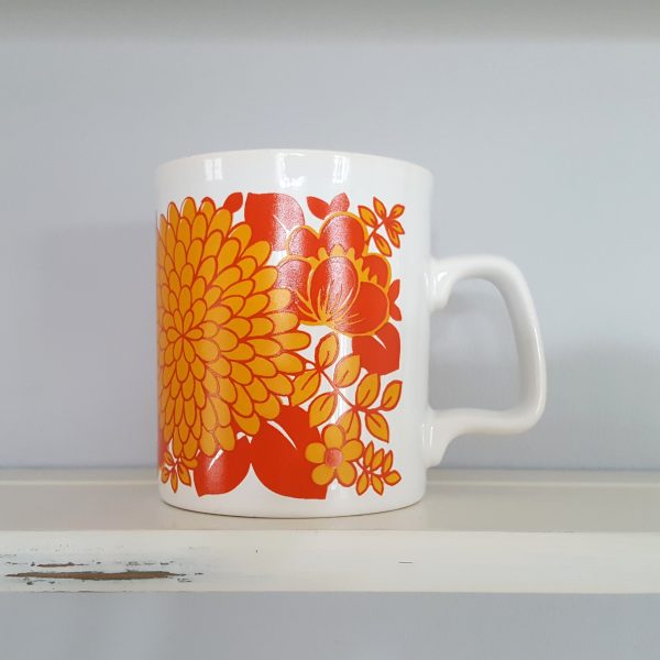 mugg-staffordshire-potteries-röd-&orange-blommotiv-7