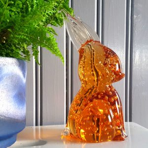 kanin-hare-bärnstensfärgat-glas-gränna-glasbruk-1