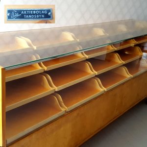 köpmansdisk-glas-&-björk-inredning-50-talet-4