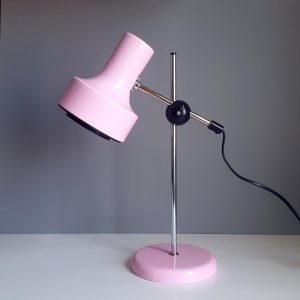 skrivbordslampa-rosa-metall-bofa-retro-1
