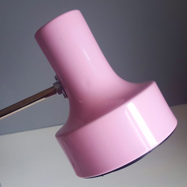 skrivbordslampa-rosa-metall-bofa-retro-10