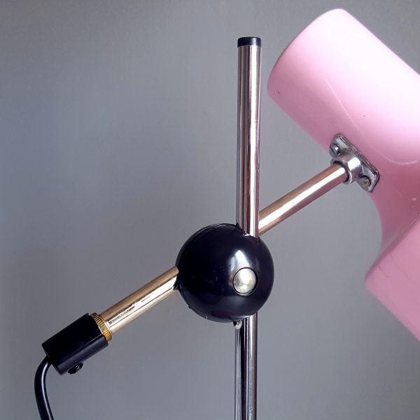 skrivbordslampa-rosa-metall-bofa-retro-6