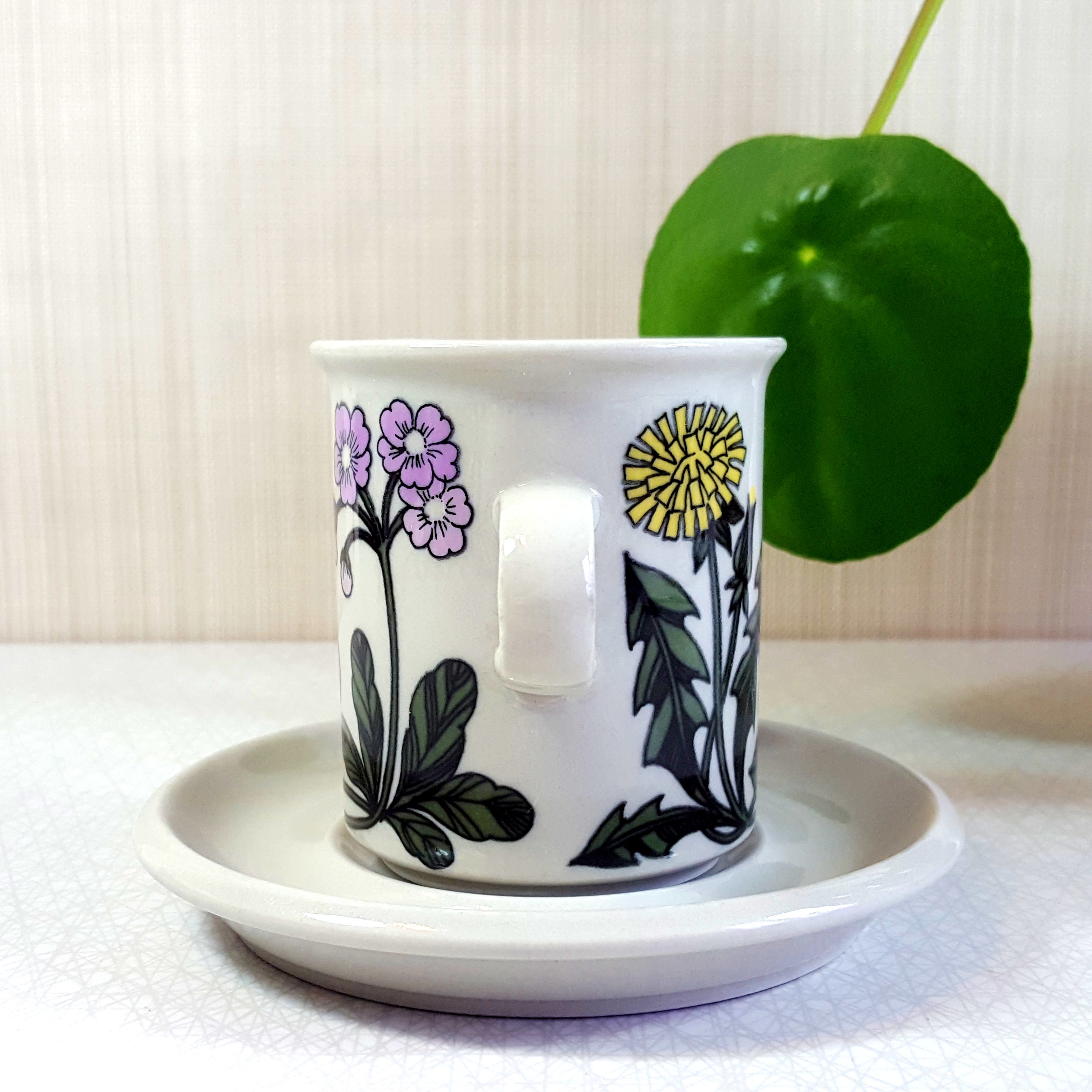 Arabia Finland FLORA coffee cup with high quality saucer - design by Esteri Tomula