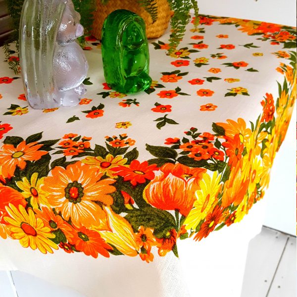 bordsduk-fyrkantig-blommor-vintage-2