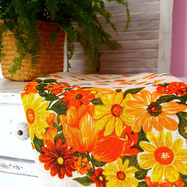 bordsduk-fyrkantig-blommor-vintage-3