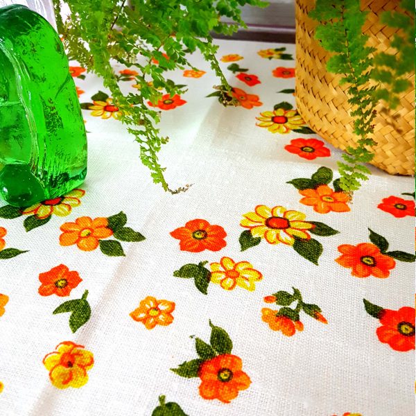 bordsduk-fyrkantig-blommor-vintage-4