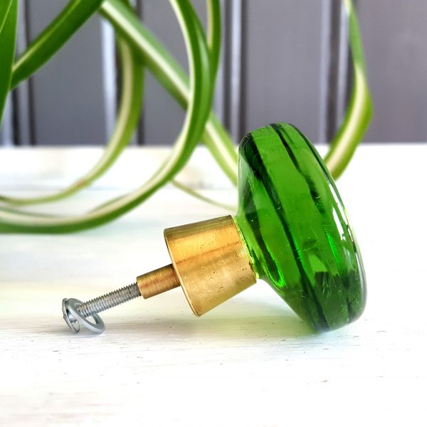 dörrknopp-grön-glas-mässing-retro-2