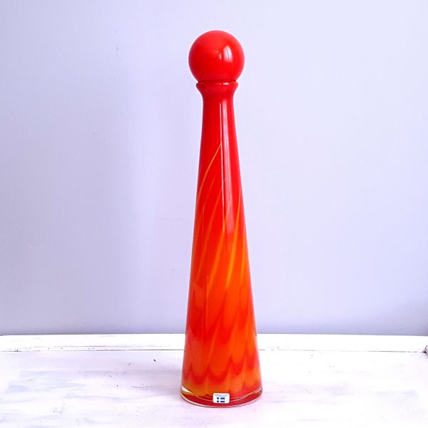 flaskvas-med-propp-röd-gul-orange-lindshammar-glasbruk-1