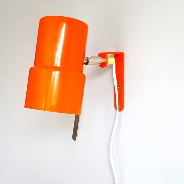 vägglampa-nicke-orange-hans-agne-jakobsson-3